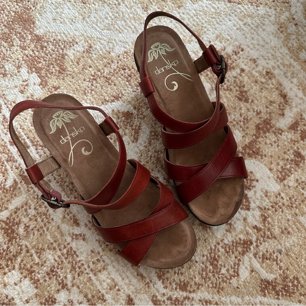 Dansko Frida Studded Wedges Red Leather Size EU 39/ US 8.5 - Picture 4 of 6